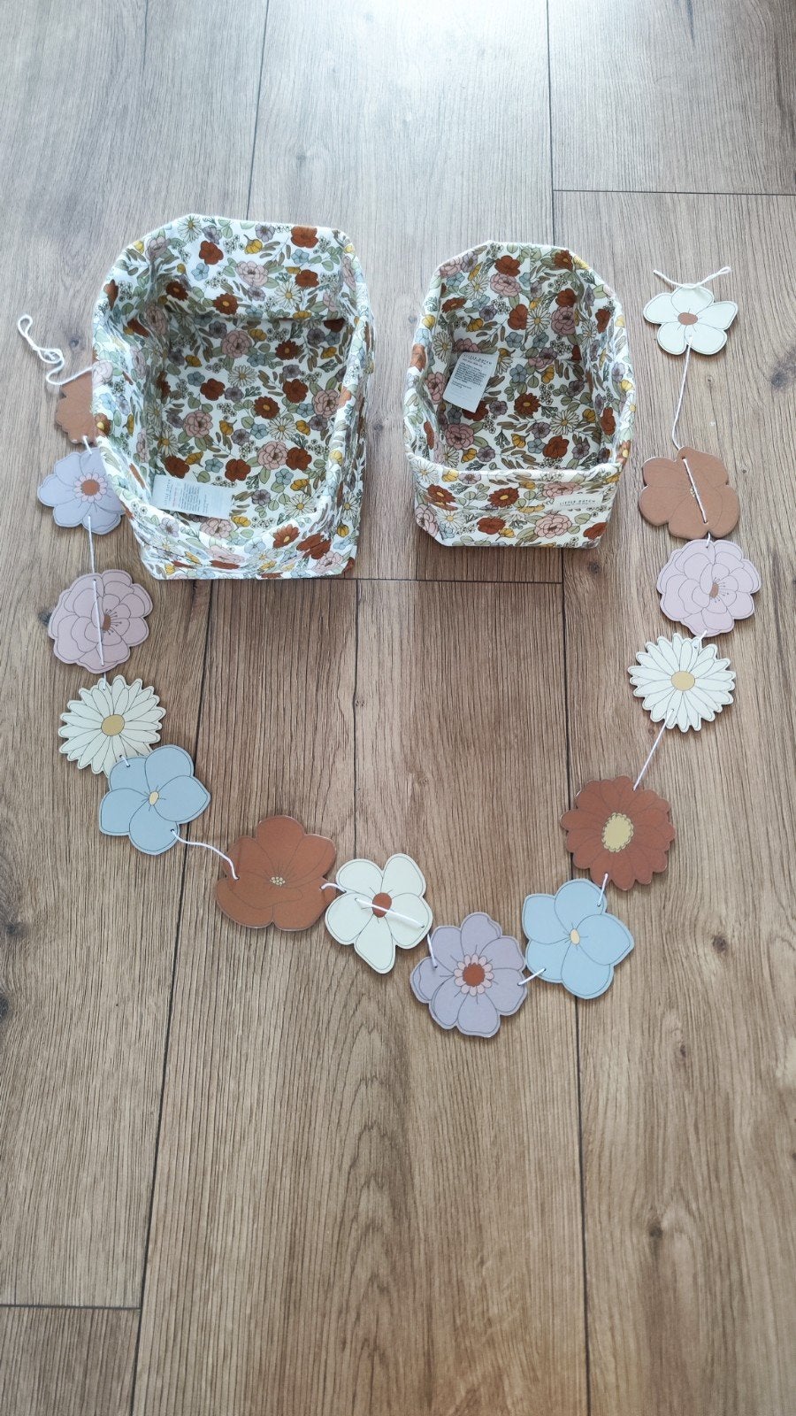 Little Dutch vintage commode mandjes en bloemenslinger, Ophalen of Verzenden, Zo goed als nieuw
