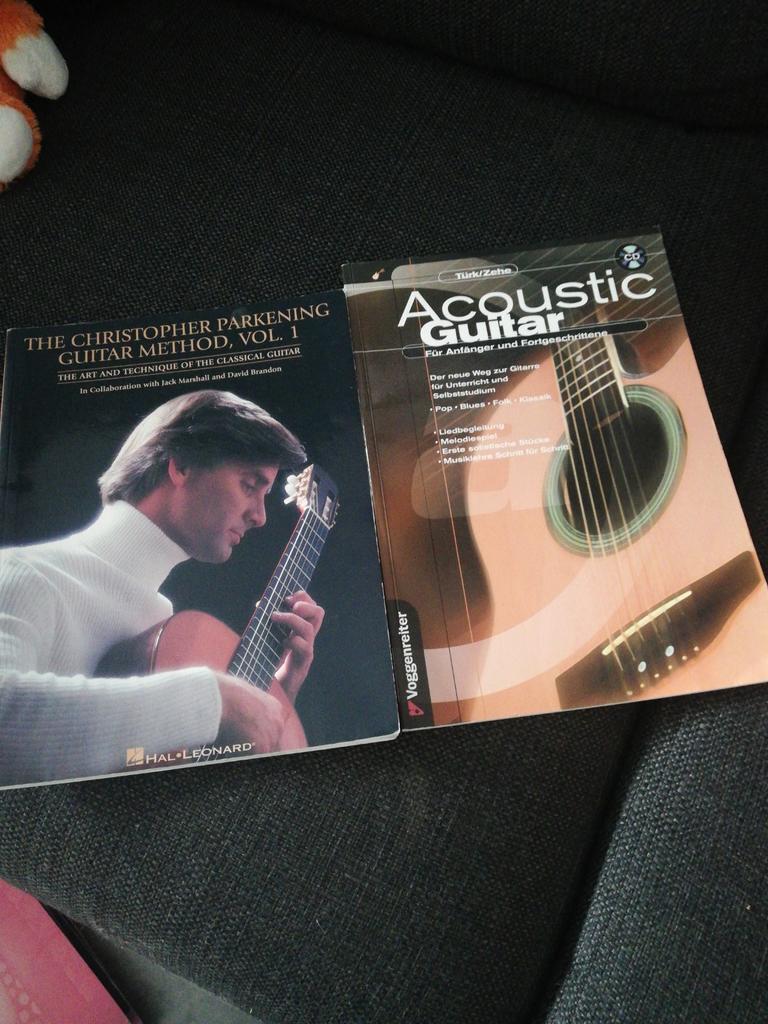 2 gitaar methode boeken, Muziek en Instrumenten, Gitaar, Klassiek, Les of Cursus, Ophalen of Verzenden
