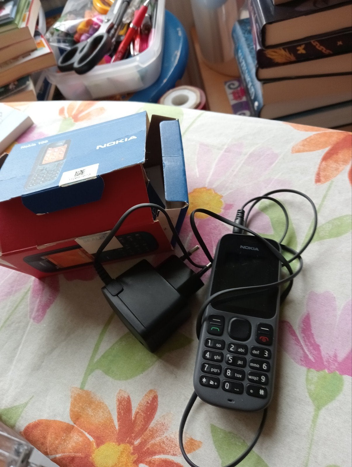 Nokia 105 (2019) met lader en originele doos, Telecommunicatie, Mobiele telefoons | Nokia, Gebruikt, Geen camera, Zwart, Fysiek toetsenbord