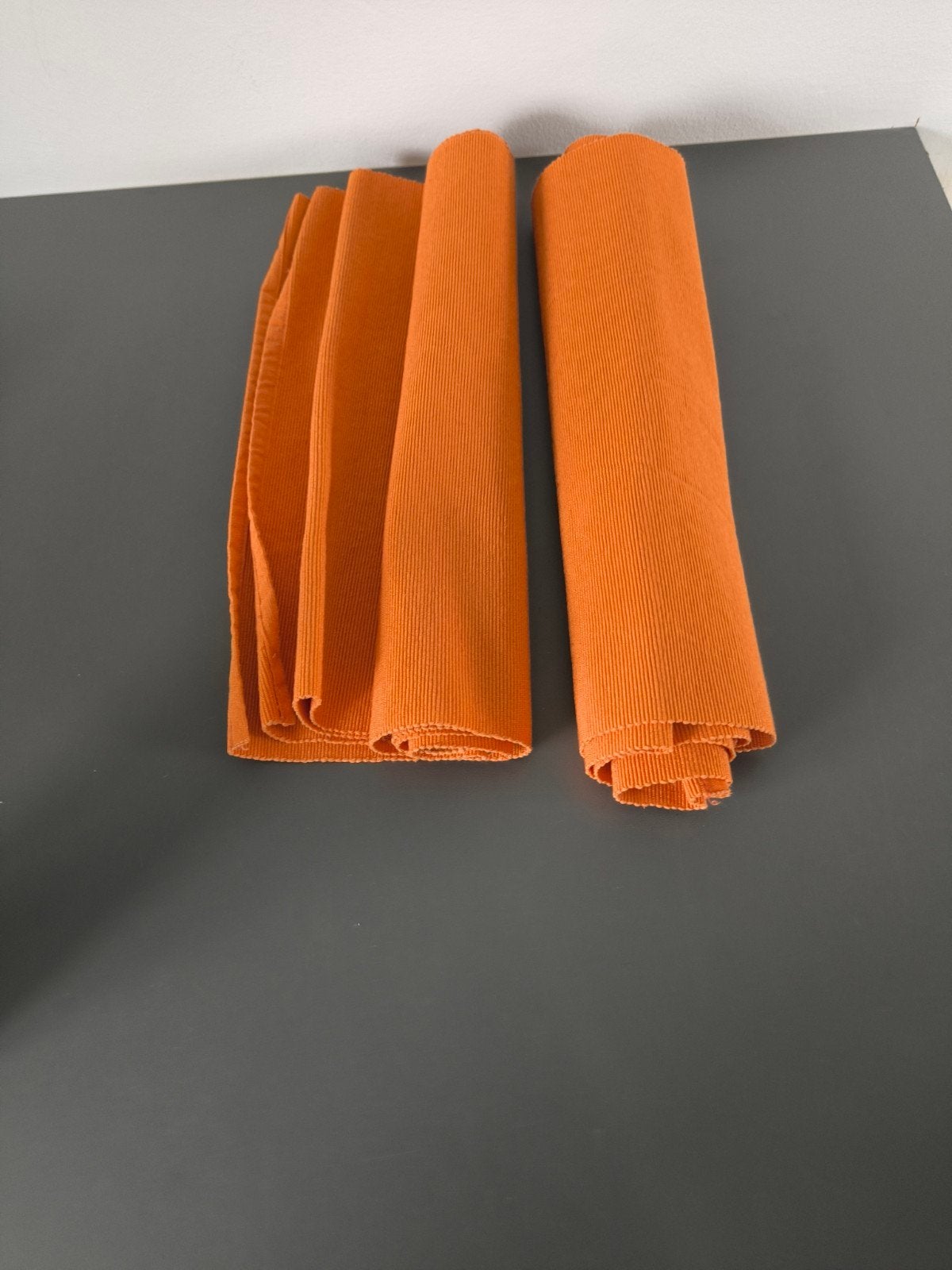 Set van 2 Oranje Tafellopers - 122 cm, Tafelloper, Ophalen of Verzenden, Gebruikt, Oranje