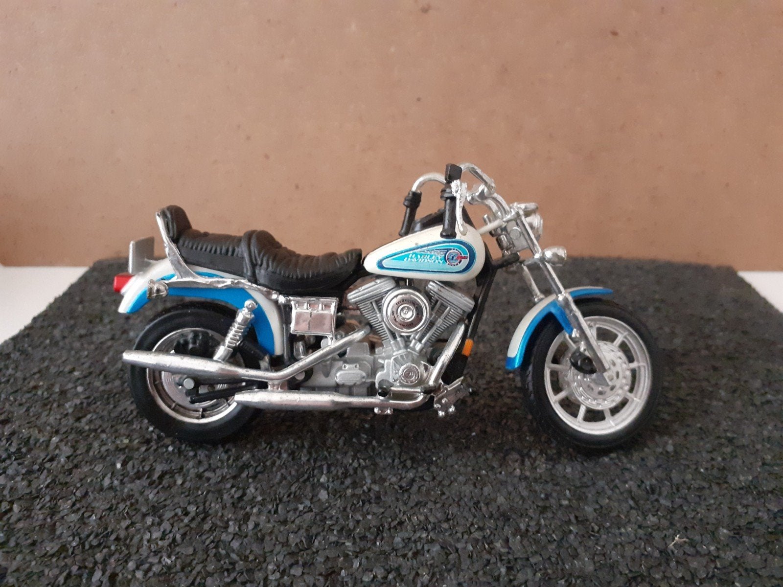 Schaalmodel motorfiets 1:18, Ophalen of Verzenden, Zo goed als nieuw, 1:9 t/m 1:12, Motor