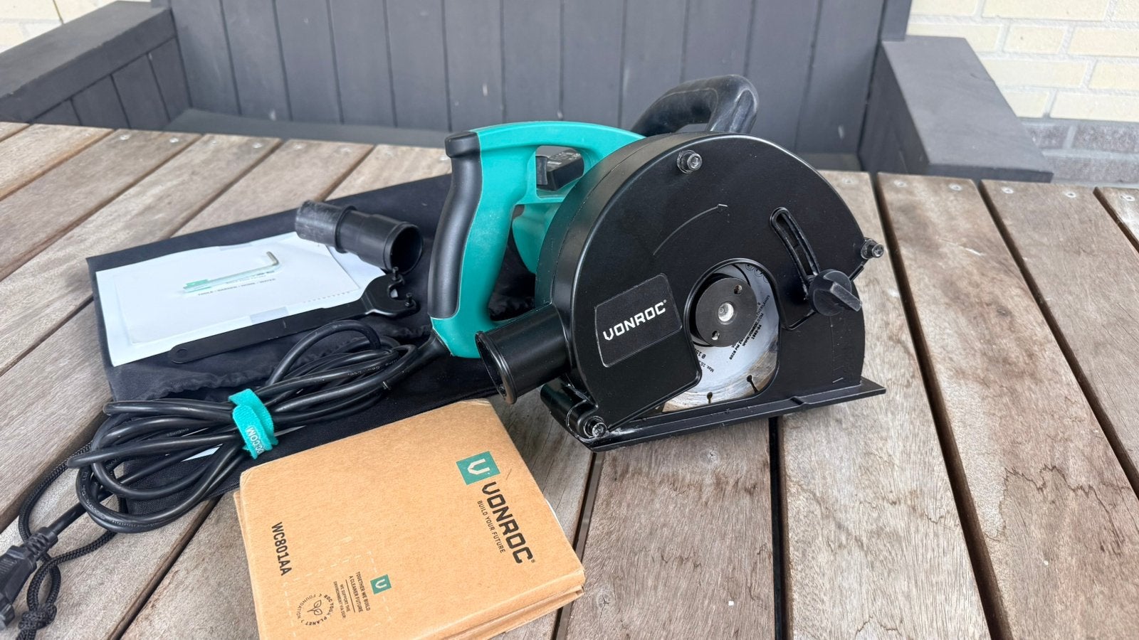 Vonroc Sleuvenfrees 1700W - 150mm, Ophalen, Zo goed als nieuw, Elektrisch, Sleuvenfrees