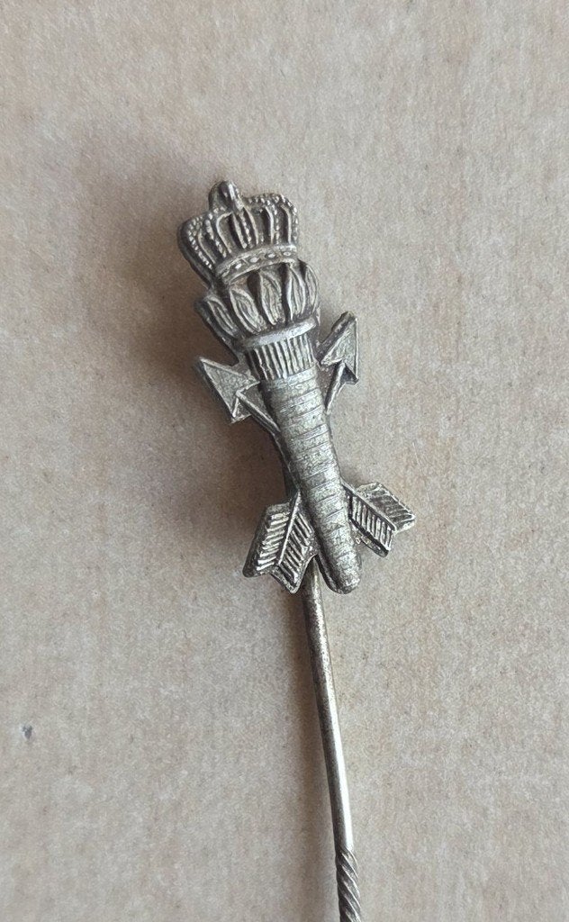 KM Koninklijke Marine Onder-Officier Machinist speldje, Verzamelen, Niet vindbaar, Niet vindbaar, Marine, Nederland