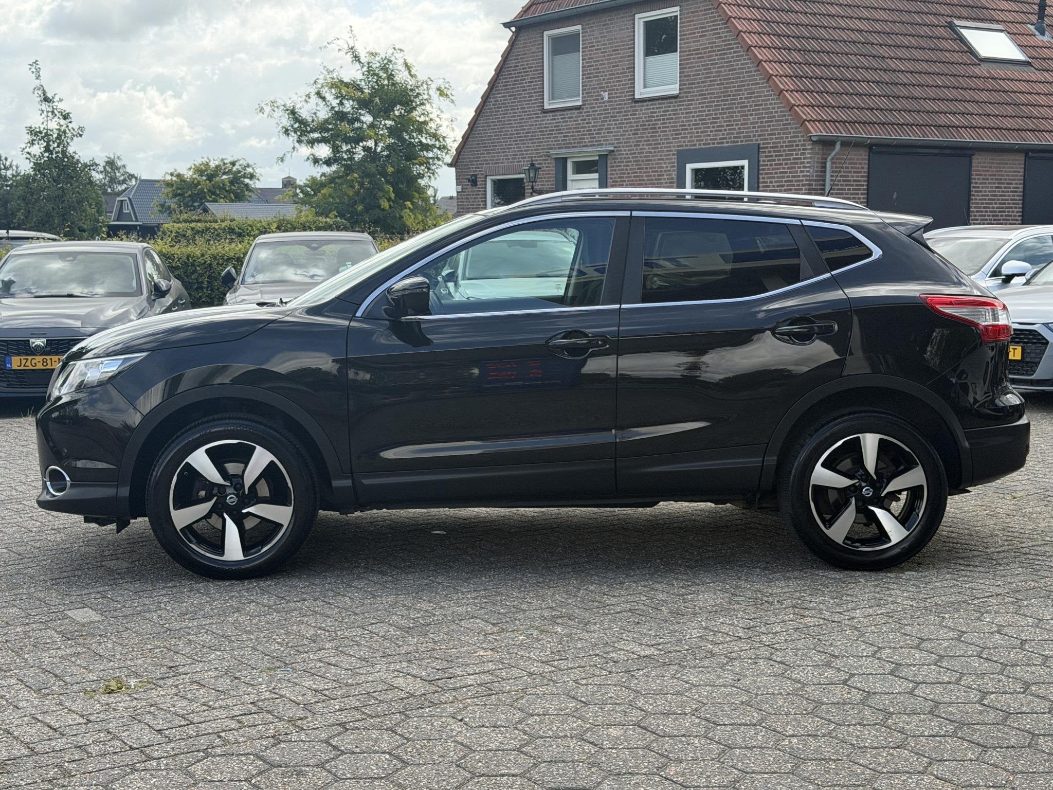 Nissan Qashqai 1.6 N-Connecta TREKHAAK | NAVI | KLIMA | CAME, Voorwielaandrijving, 12 maanden, Gebruikt, Euro 6