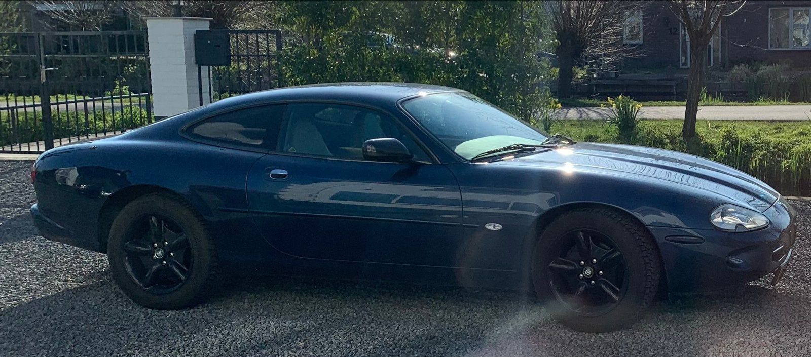 Jaguar XK8 4.0 Coupe 1997 Blauw, Auto's, Achterwielaandrijving, 8 cilinders, Blauw, Origineel Nederlands