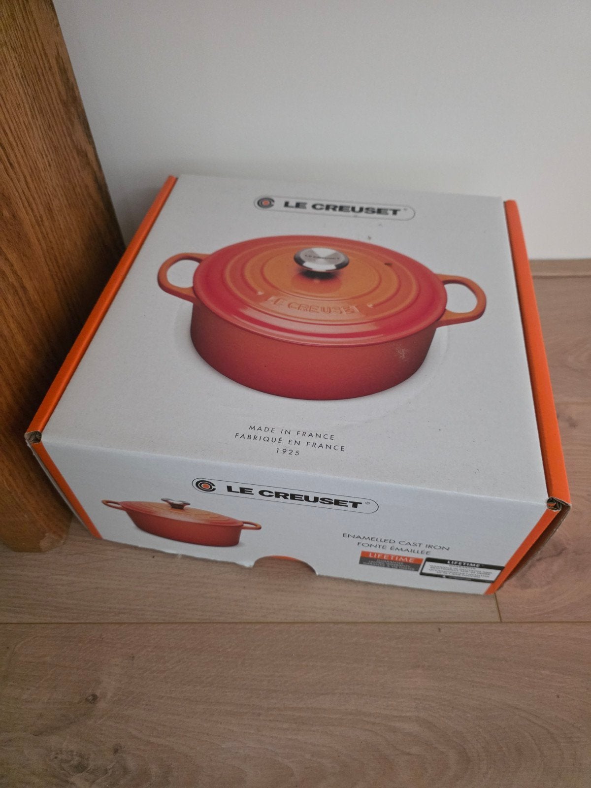 Le Creuset Braadpan 24cm Volcanique Flame - Nieuw in doos, Huis en Inrichting, Keuken | Potten en Pannen, Ophalen of Verzenden