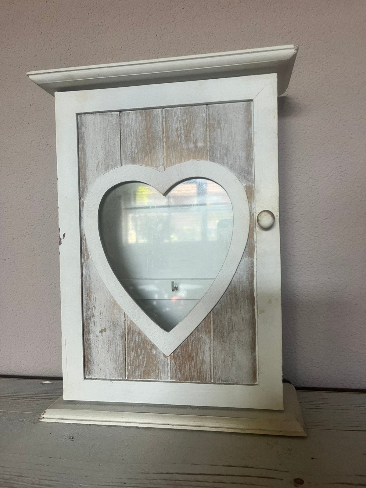 Houten sleutelkastje (whitewash) met glas - H29,5XB22XD8cm, Ophalen of Verzenden, Zo goed als nieuw