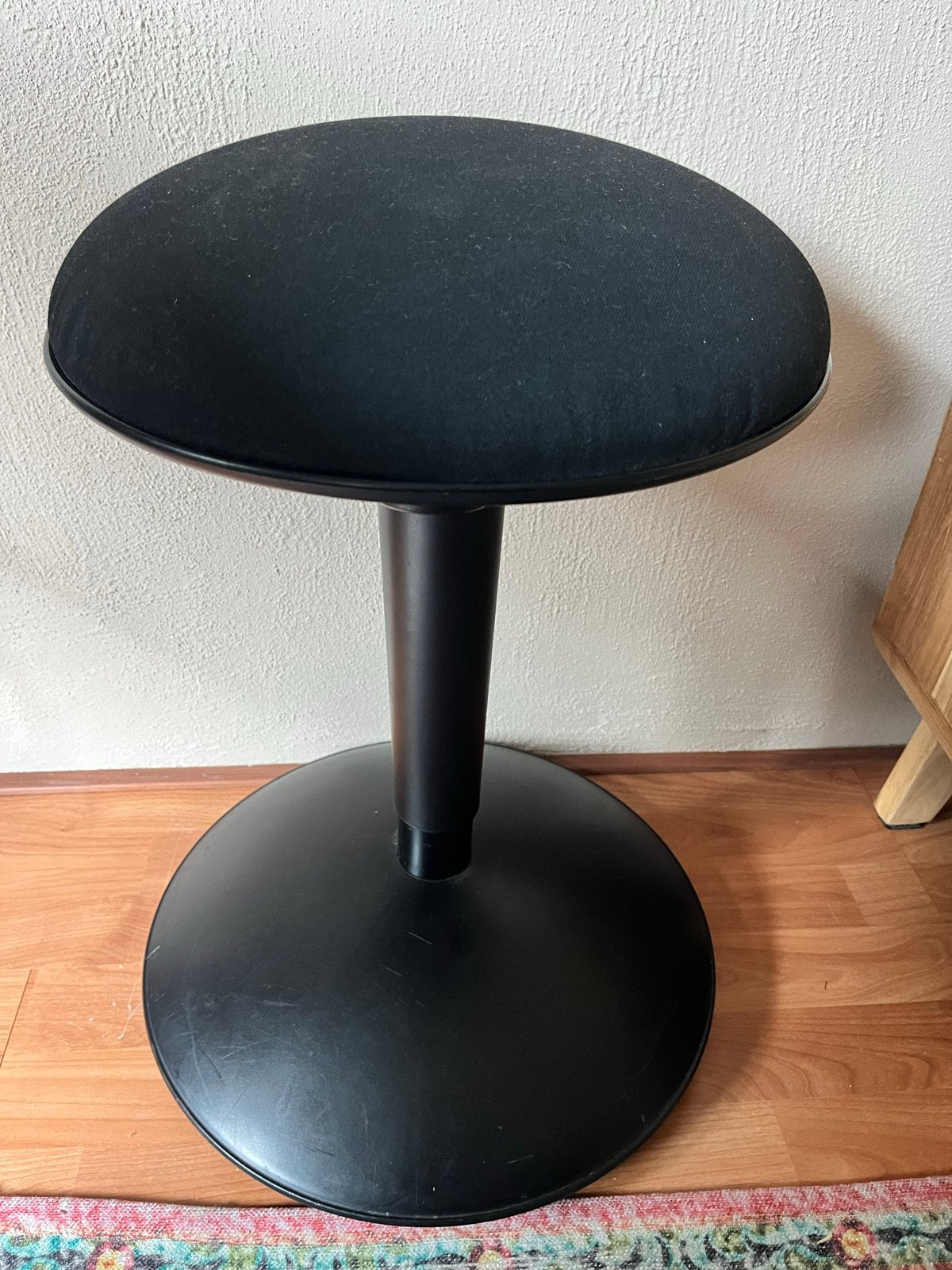 IKEA NILSERIK Stahulp / Zit-sta kruk - Zwart, Ophalen, Gebruikt, Zwart, Eén