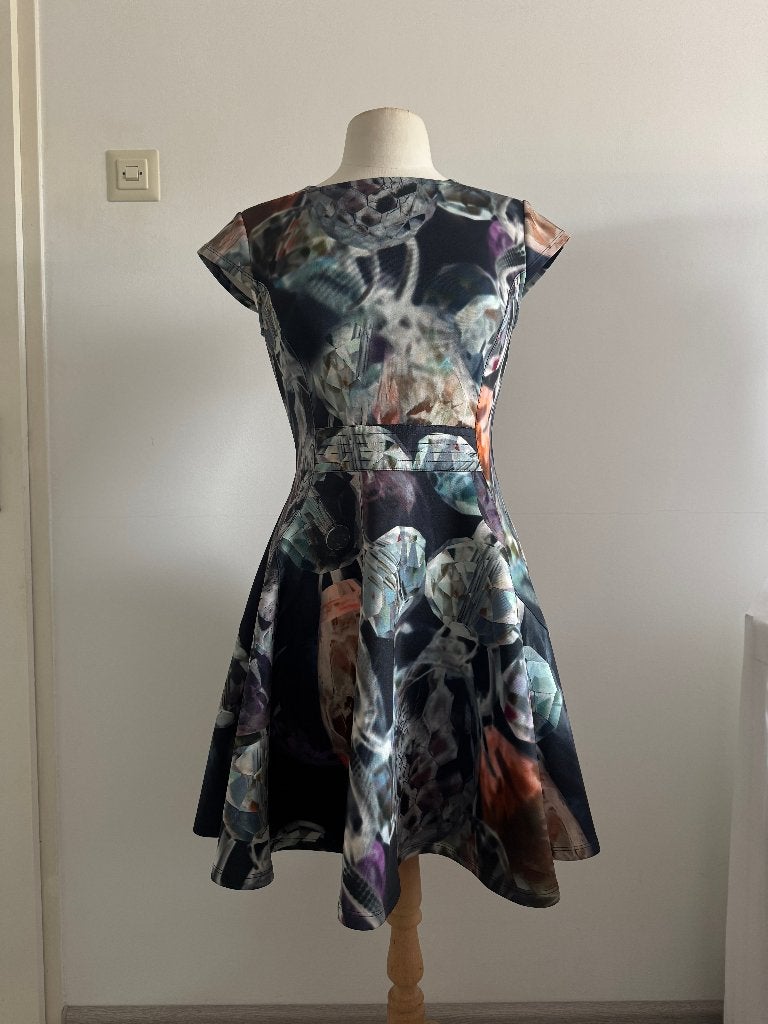 Ted Baker jurk maat 38 met unieke print, Maat 38/40 (M), Meerkleurig, Ophalen of Verzenden, Zo goed als nieuw