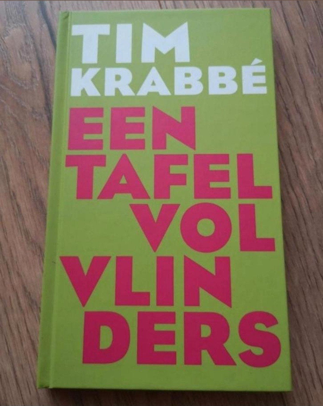Tim Krabbé - Een tafel vol vlinders, Ophalen of Verzenden, Zo goed als nieuw