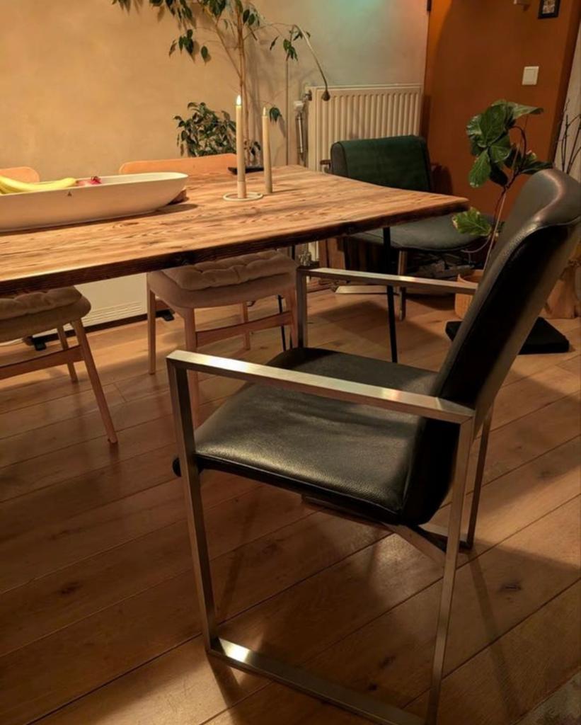 4 eethoek stoelen zwart leer / RVS onderstel, Huis en Inrichting, Stoelen, Ophalen, Zwart, Leer, Zo goed als nieuw