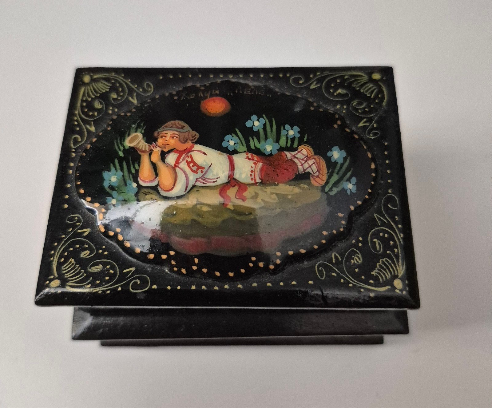 Vintage Russische Lakdoos met Handgeschilderde Scène, Ophalen