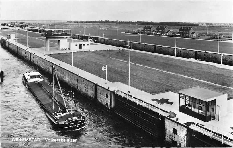 377-491-011 Willemstad Volkeraksluizen, Verzamelen, Verzenden, Voor 1920, Noord-Brabant