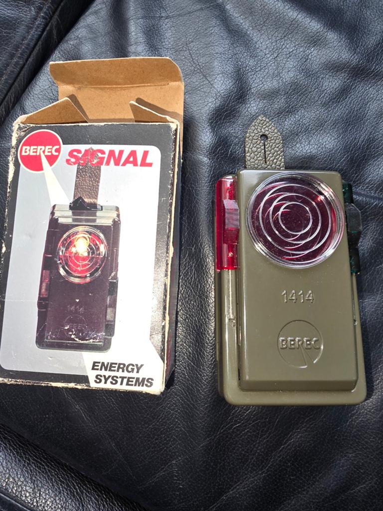 Vintage Berec Signal zaklamp met originele doos, Caravans en Kamperen, Zaklampen, Zo goed als nieuw, Batterij, Ophalen of Verzenden