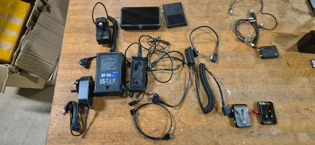 Atomos Ninja V on camera scherm en recorder, Overige merken, Ophalen of Verzenden, Gebruikt, Harde schijf