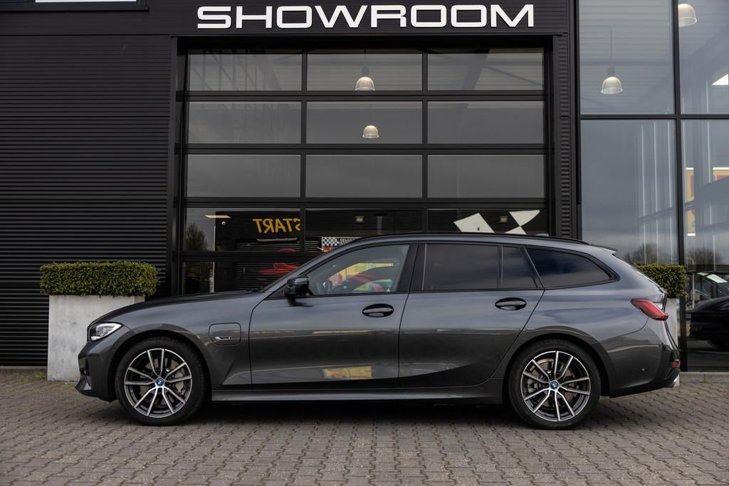 BMW 3-serie Touring 330e M, Pano, Shadow-Line, ACC, Laser, H, Automaat, 1998 cc, Achterwielaandrijving, Gebruikt