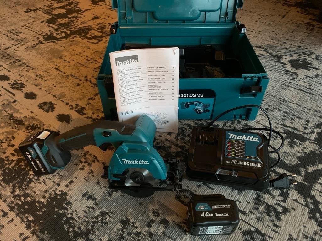 Makita cirkelzaag HS301DSMJ, compleet met 2 accu’s en lader, Ophalen, Zo goed als nieuw, Overige typen, Makita