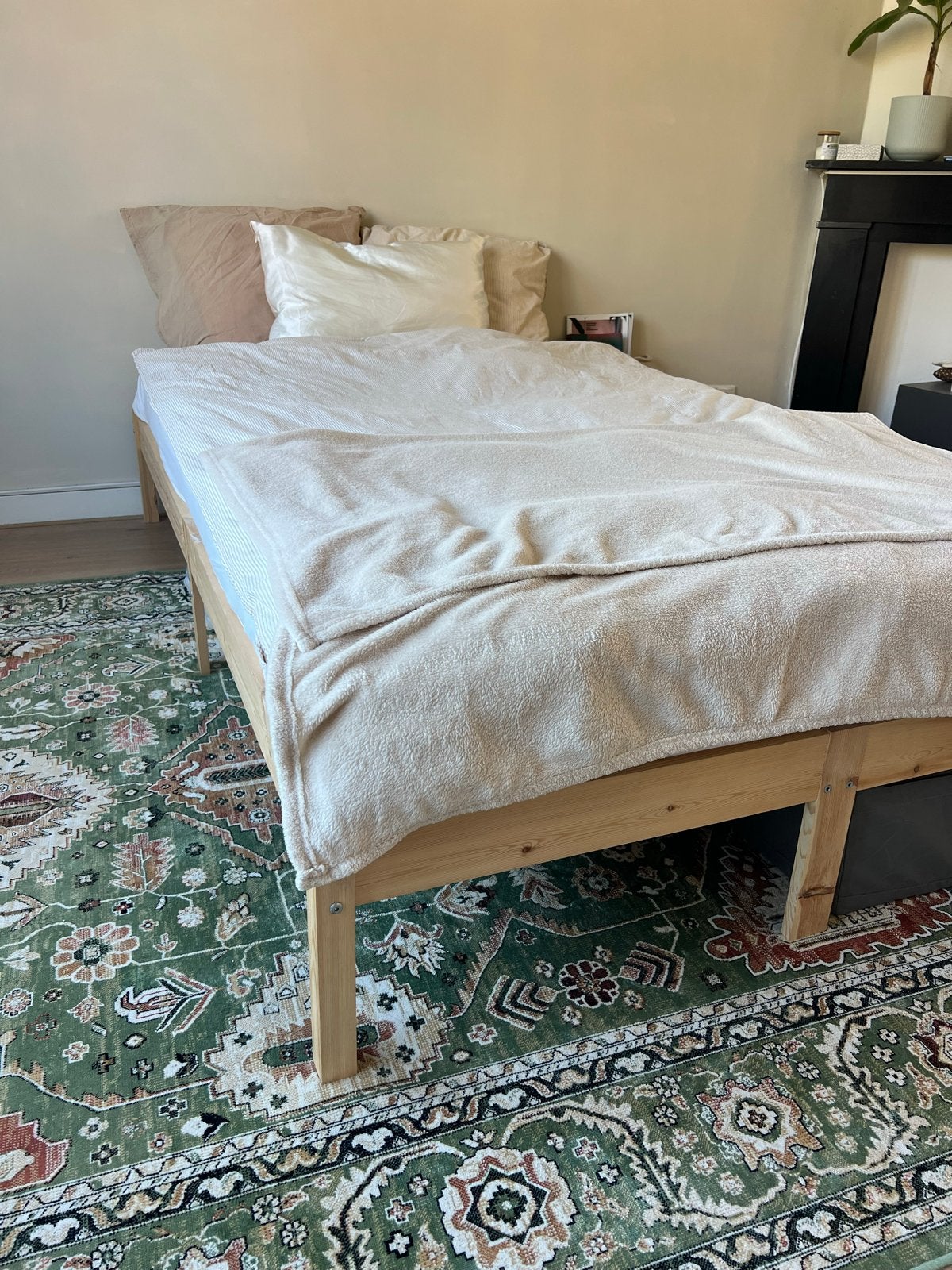 Houten bed met matras - 120x200 cm, Ophalen, Gebruikt, Beige, Twijfelaar