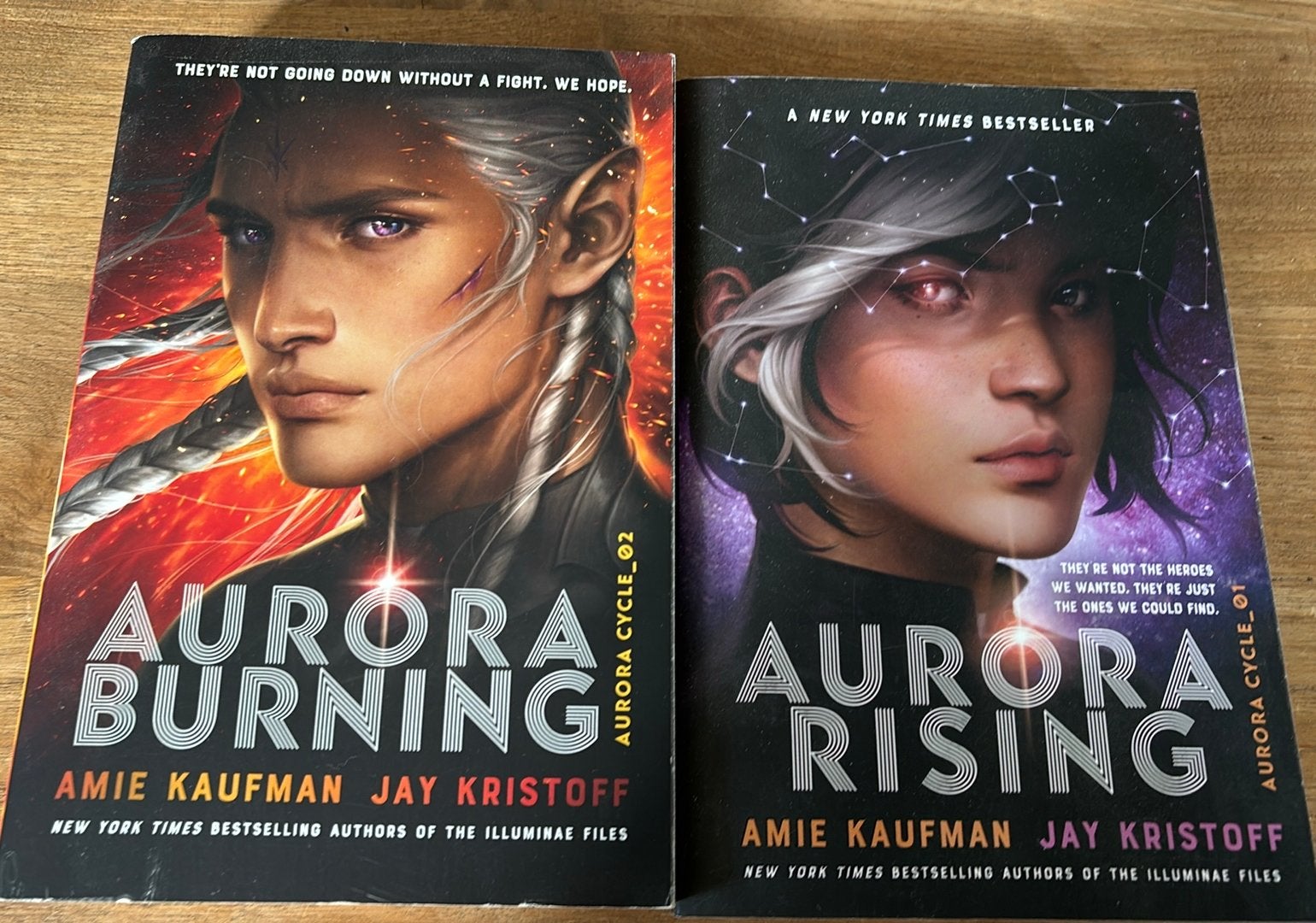 Amie kaufman jay kristoff aurora burning en rising, Ophalen of Verzenden, Zo goed als nieuw