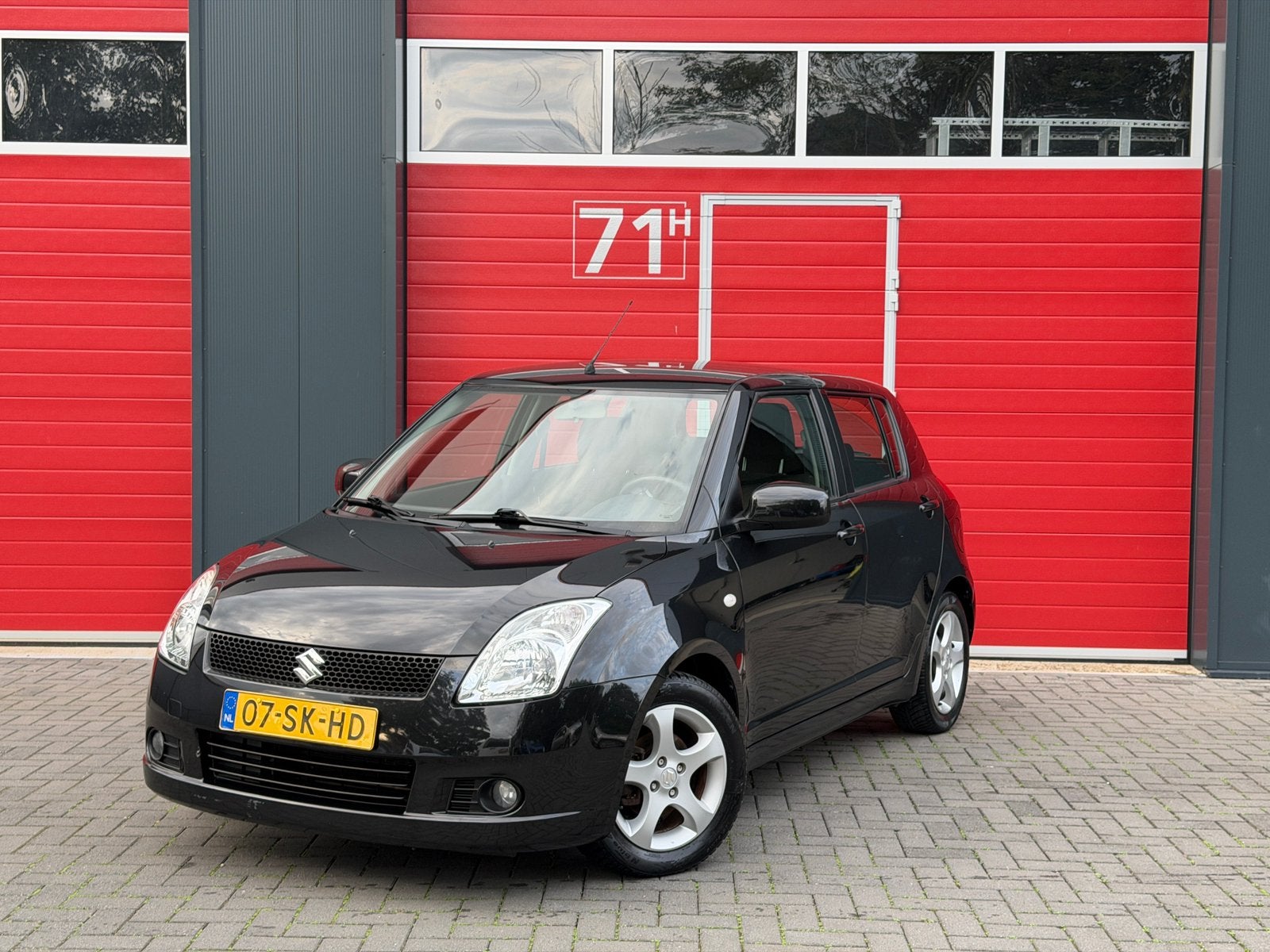 Suzuki Swift 1.3 5D 2006 Zwart, Auto's, Voorwielaandrijving, Stof, 40 €/maand, Zwart