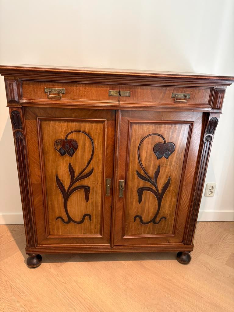 Jugendstil notenhouten kastje, Antiek en Kunst, Ophalen