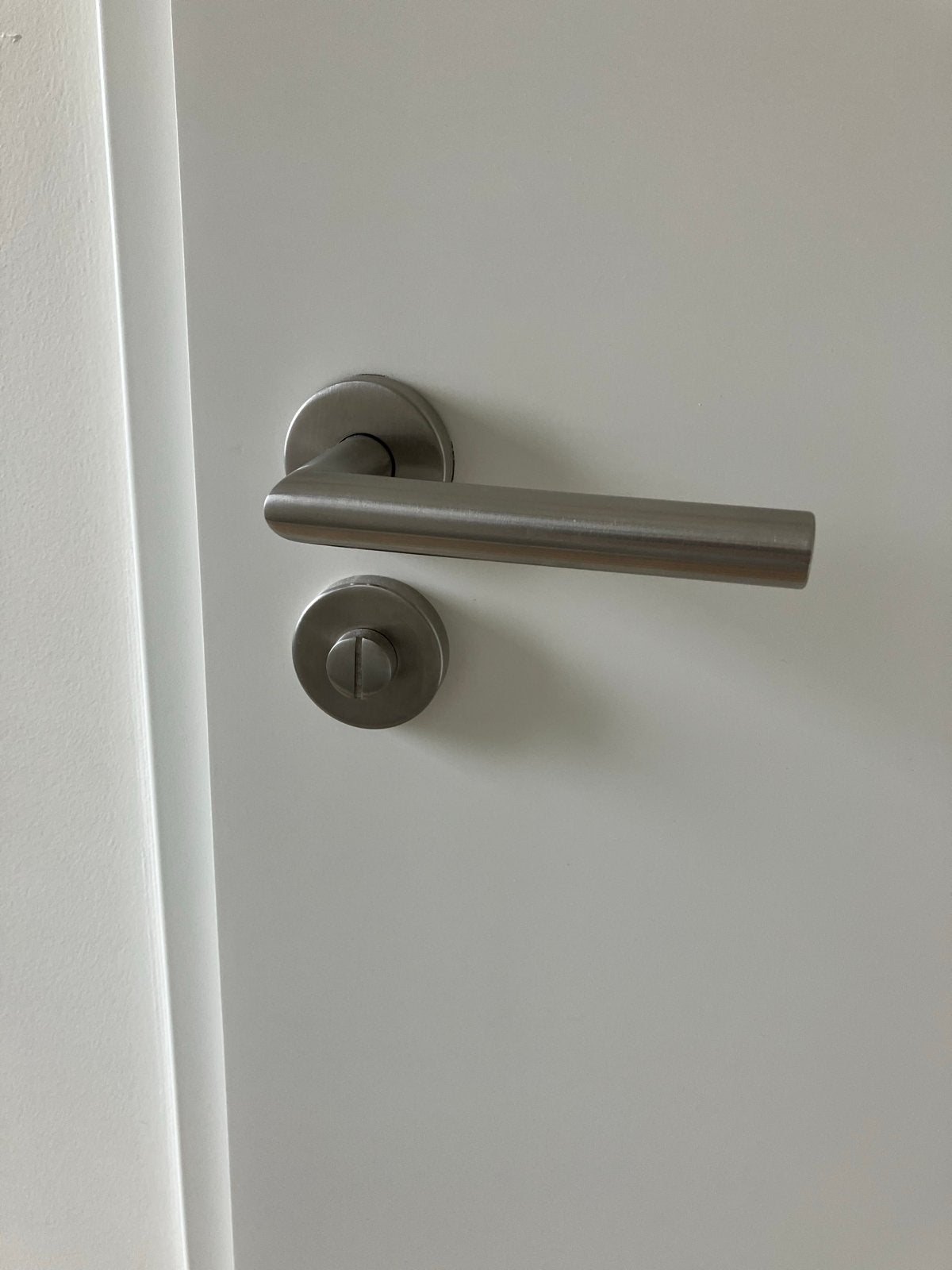 7 sets RVS deurbeslag (4 standaard, 3 toilet/badkamer, 1 met, Ophalen of Verzenden, Zo goed als nieuw, Rvs, Klink of Kruk