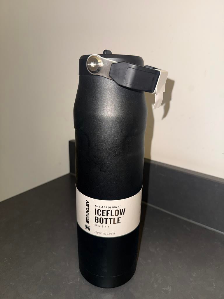Nieuw zwart Stanley Iceflow Bottle 1.1 liter, Huis en Inrichting, Keuken | Keukenbenodigdheden, Nieuw, Ophalen of Verzenden