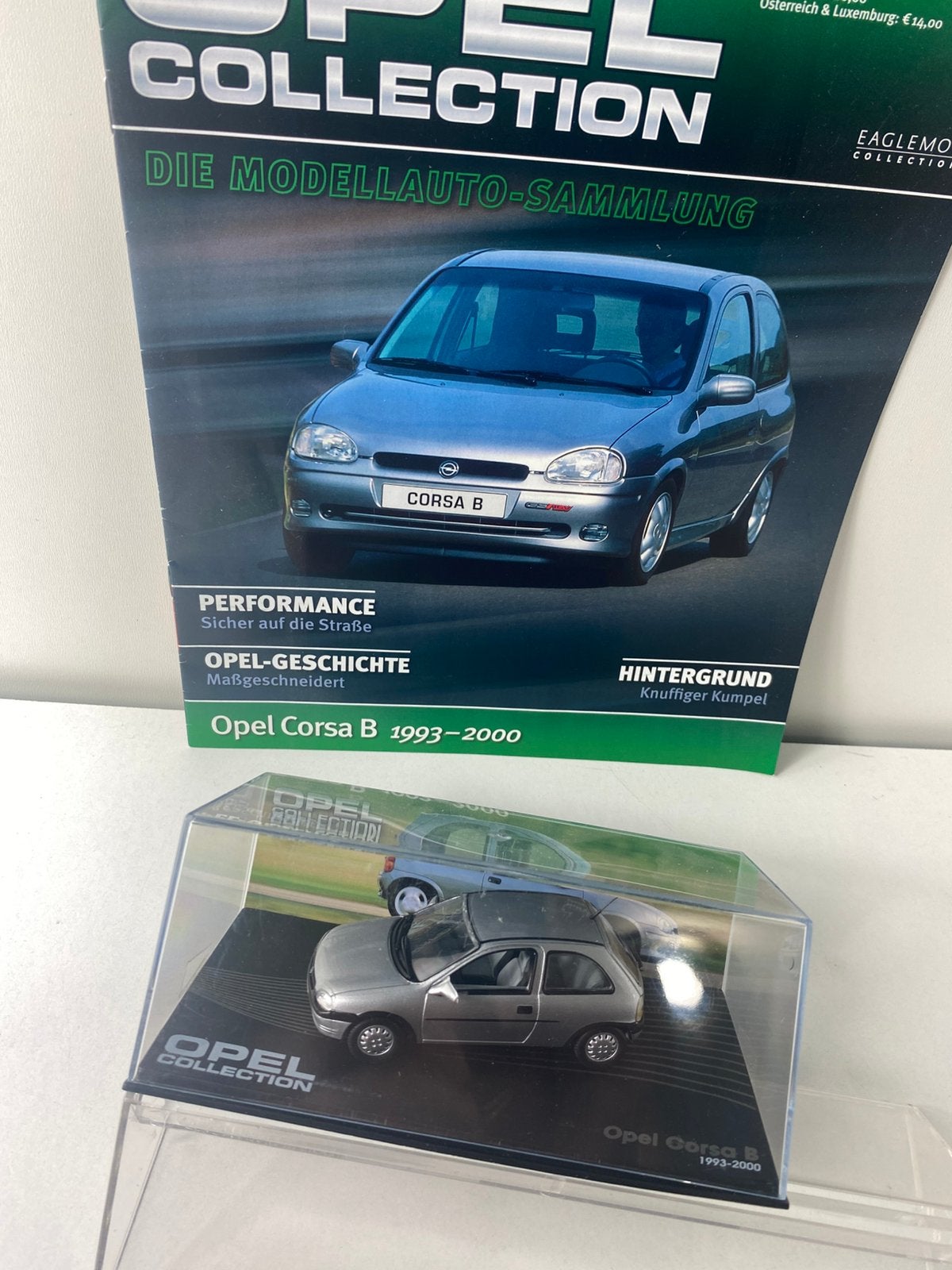 1:43 Opel corsa B-opel series model-met 2opel magazines, Hobby en Vrije tijd, Ophalen of Verzenden, Nieuw, Auto, Overige merken