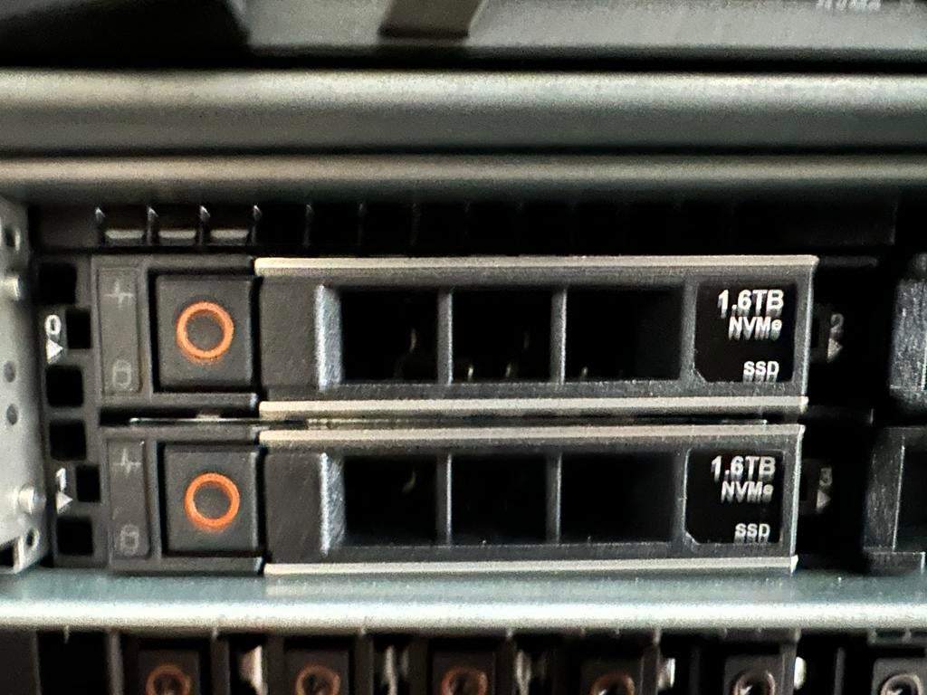 AI / Virtualisatie Dell R6615 EPYC 256GB, Computers en Software, Servers, Zo goed als nieuw, 3 tot 4 Ghz, Hot swappable onderdelen