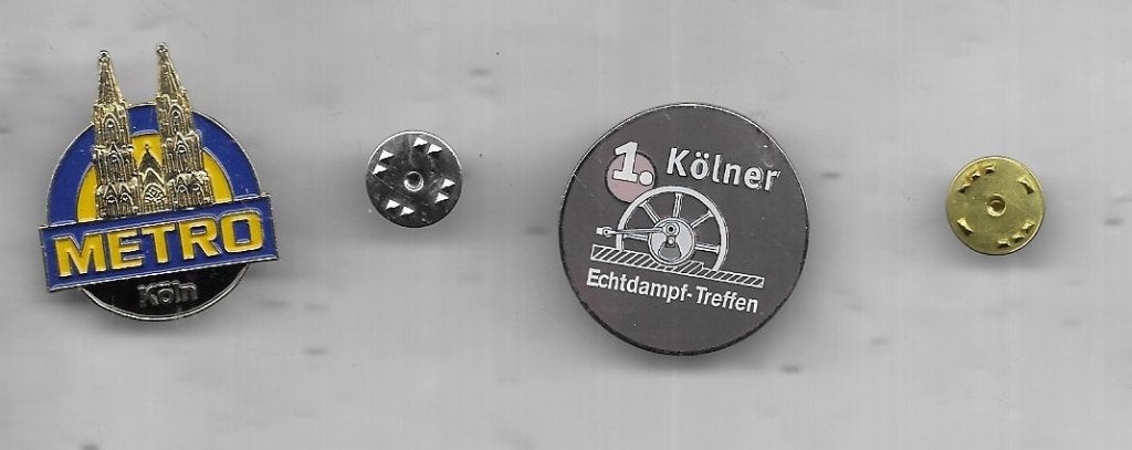 KÖLN DOM KEULEN DUITSLAND 2 VERSCHILLENDE PINS METRO, Verzamelen, Ophalen of Verzenden, Gebruikt, Stad of Land, Speldje of Pin