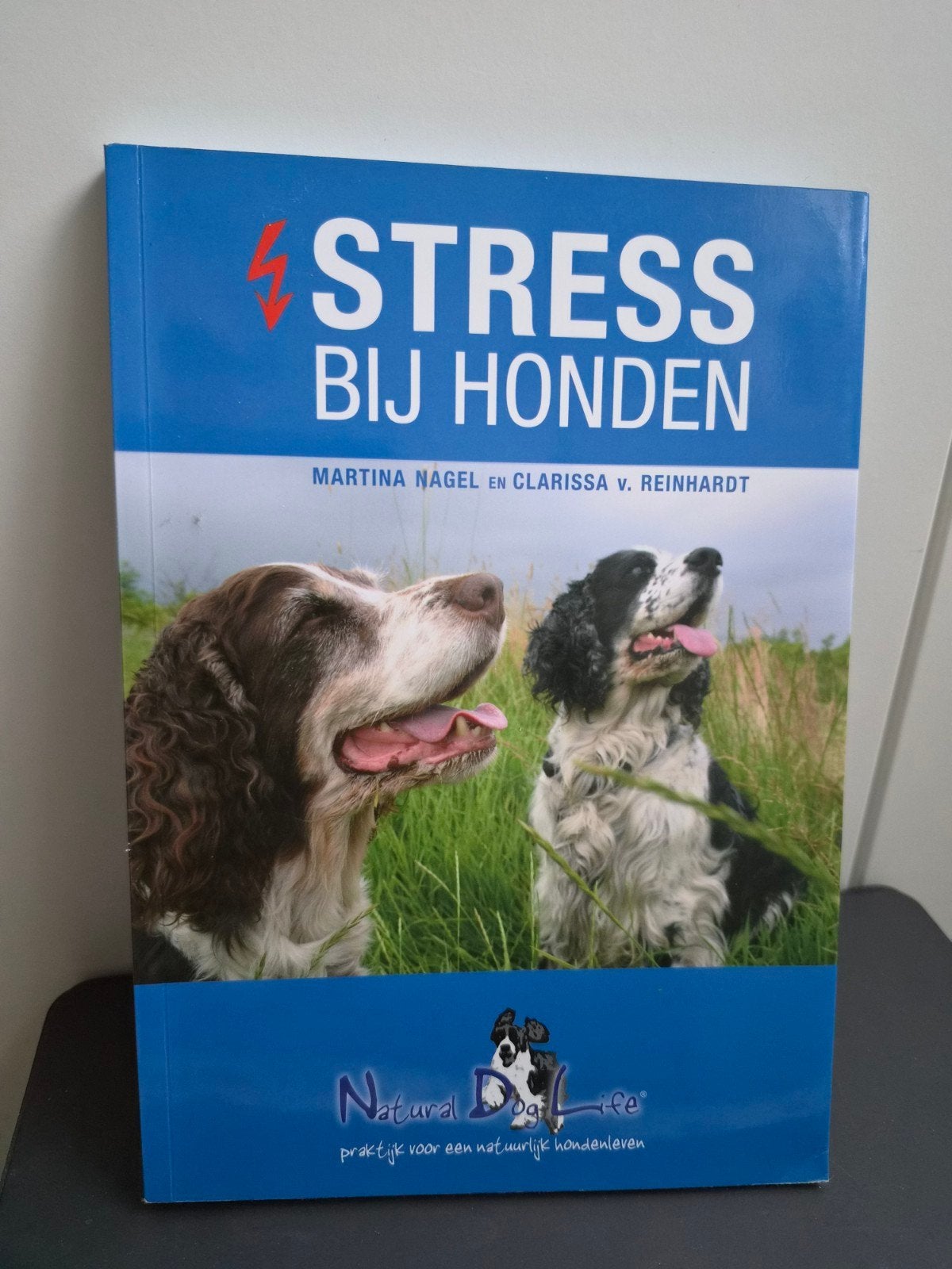Stress bij Honden - Boek over hondenwelzijn, Ophalen of Verzenden, Zo goed als nieuw, Honden, Martina Nagel en Clarissa v. Reinhardt