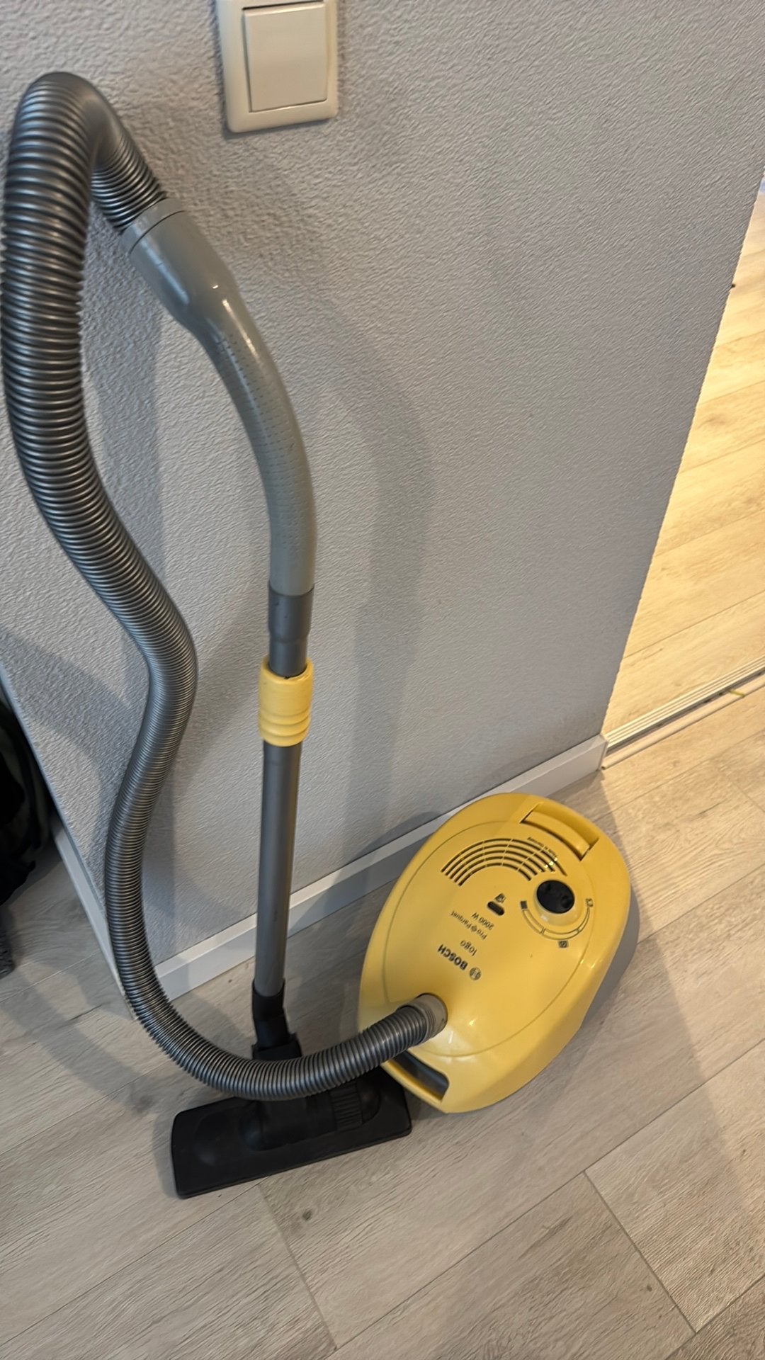 Bosch Logo 2000 watt stofzuiger, Ophalen, Gebruikt, 2000 watt of meer