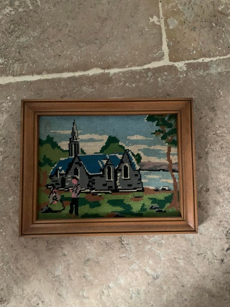 Vintage Frans canevas met kerktafereel in houten lijst, Ophalen of Verzenden
