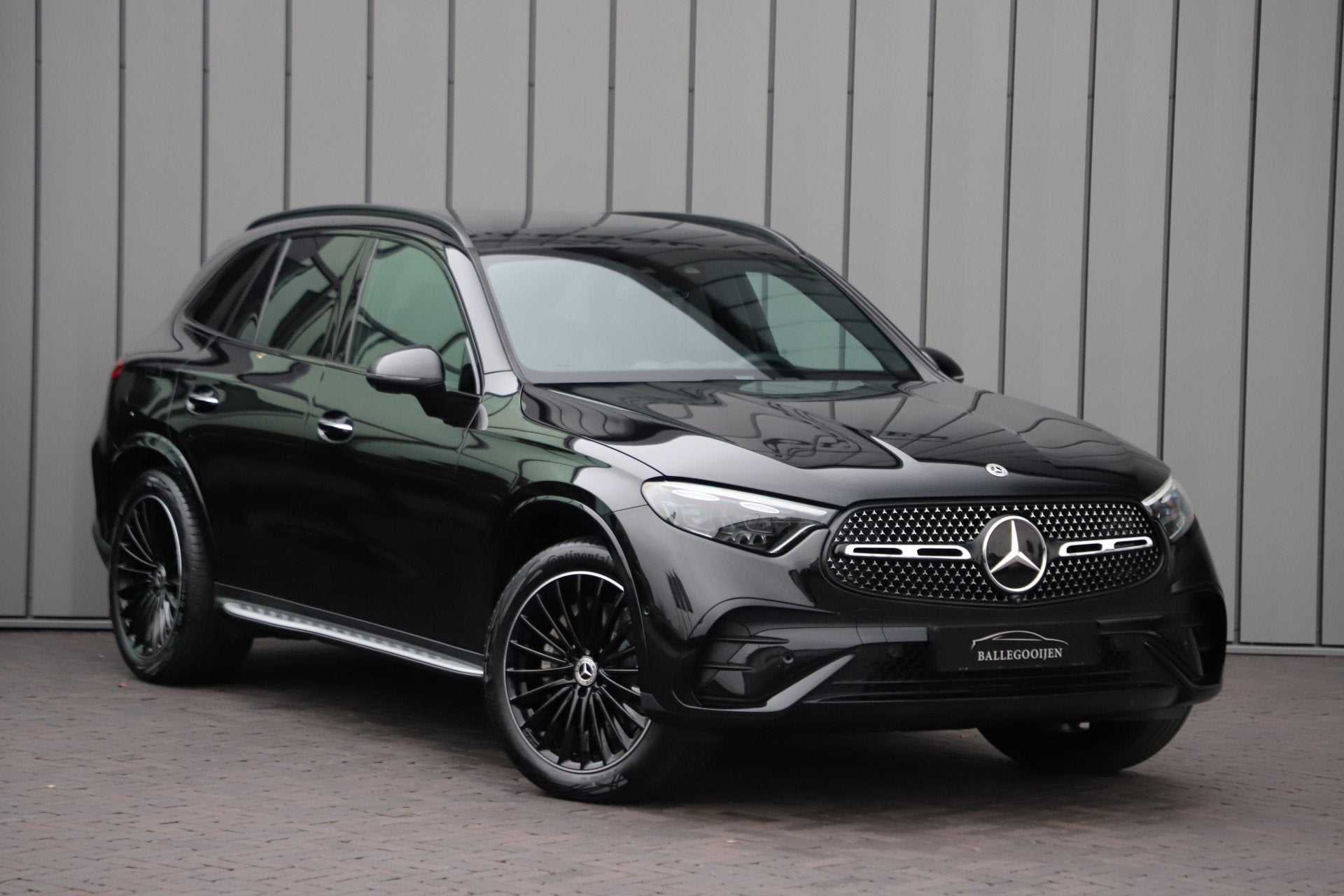 Mercedes-Benz GLC 300e AMG 4-Matic | 313PK | Luchtvering | A, Auto's, Automaat, 12 maanden, Gebruikt, Zwart