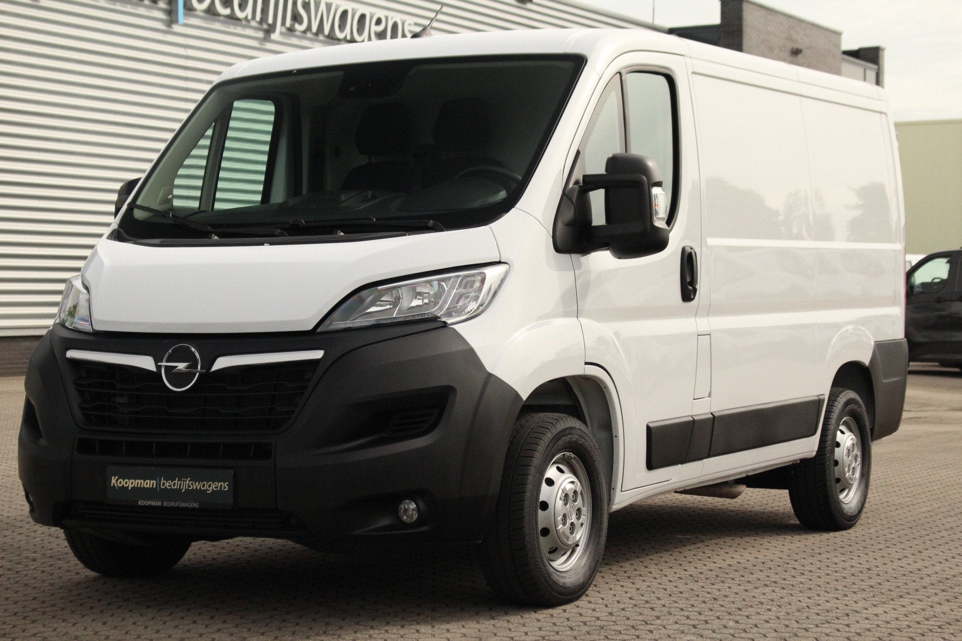 Opel Movano 2.2D 140pk L1H1 3.5t | Cruise | Carplay/Android, Auto's, Voorwielaandrijving, Gebruikt, 4 cilinders, 1905 kg