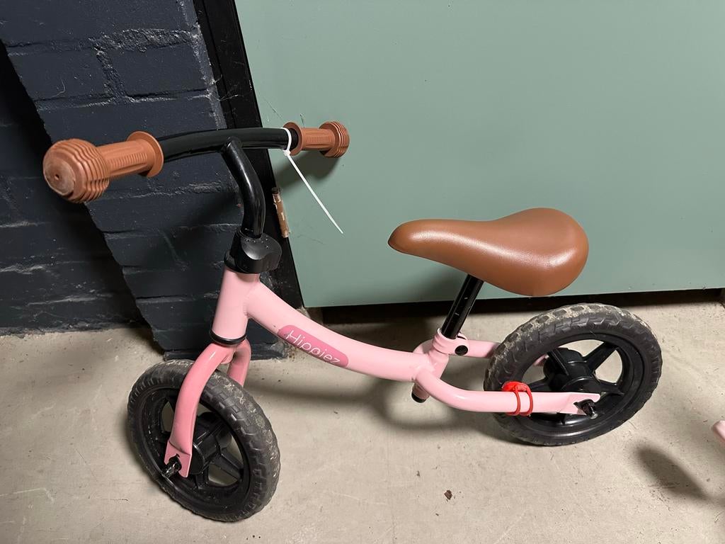 Roze Hippiez loopfiets voor jonge kinderen, Ophalen, Zo goed als nieuw, Minder dan 16 inch