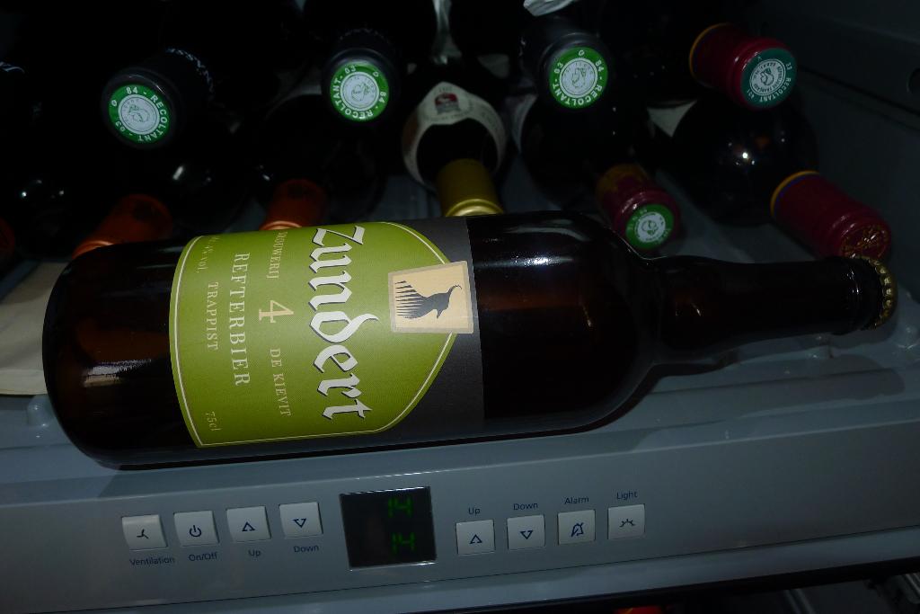 Zundert 4 Refterbier 75 cl fles zeldzaam Trappist 25 euro, Verzamelen, Biermerken, Ophalen of Verzenden, Nieuw, Flesje(s), Overige merken