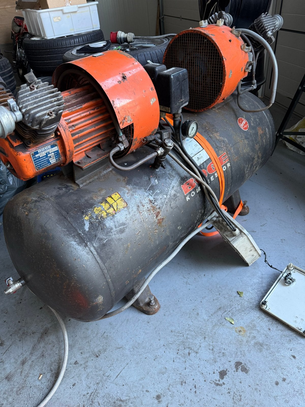 BOGE compressor - 10 bar, Doe-het-zelf en Verbouw, Compressors, Ophalen, Gebruikt, 200 tot 400 liter/min, 10 bar of meer