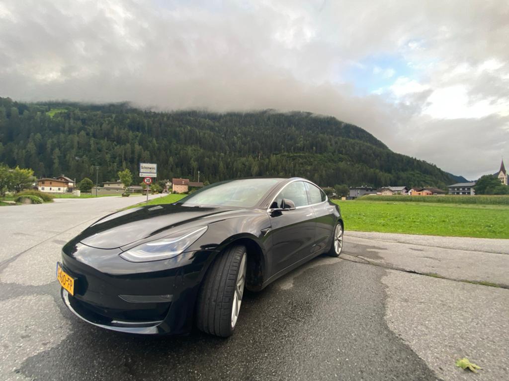 Tesla Model 3 Performance 2019 | Zwart | Scherm achter | A.P, Auto's, Tesla, Automaat, 0 cilinders, 1831 kg, Zwart