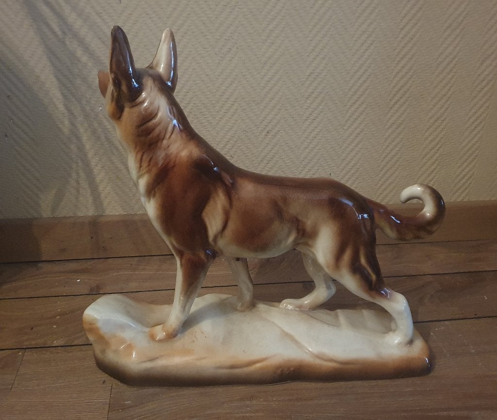 Groot Frans faience beeld van hond, Antiek en Kunst, Art deco, Zoogdier, 20 - 50 cm, Steen of Keramiek