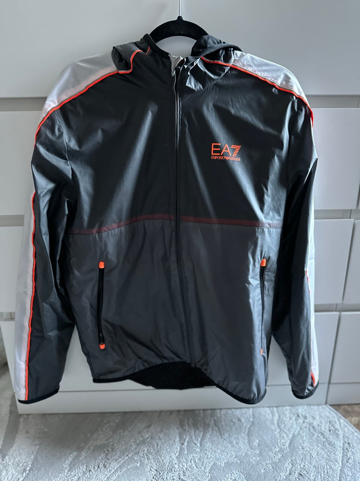 EA7 Emporio Armani Windjack - Zo goed als nieuw, Ophalen of Verzenden, Zo goed als nieuw, Maat 48/50 (M), Zwart