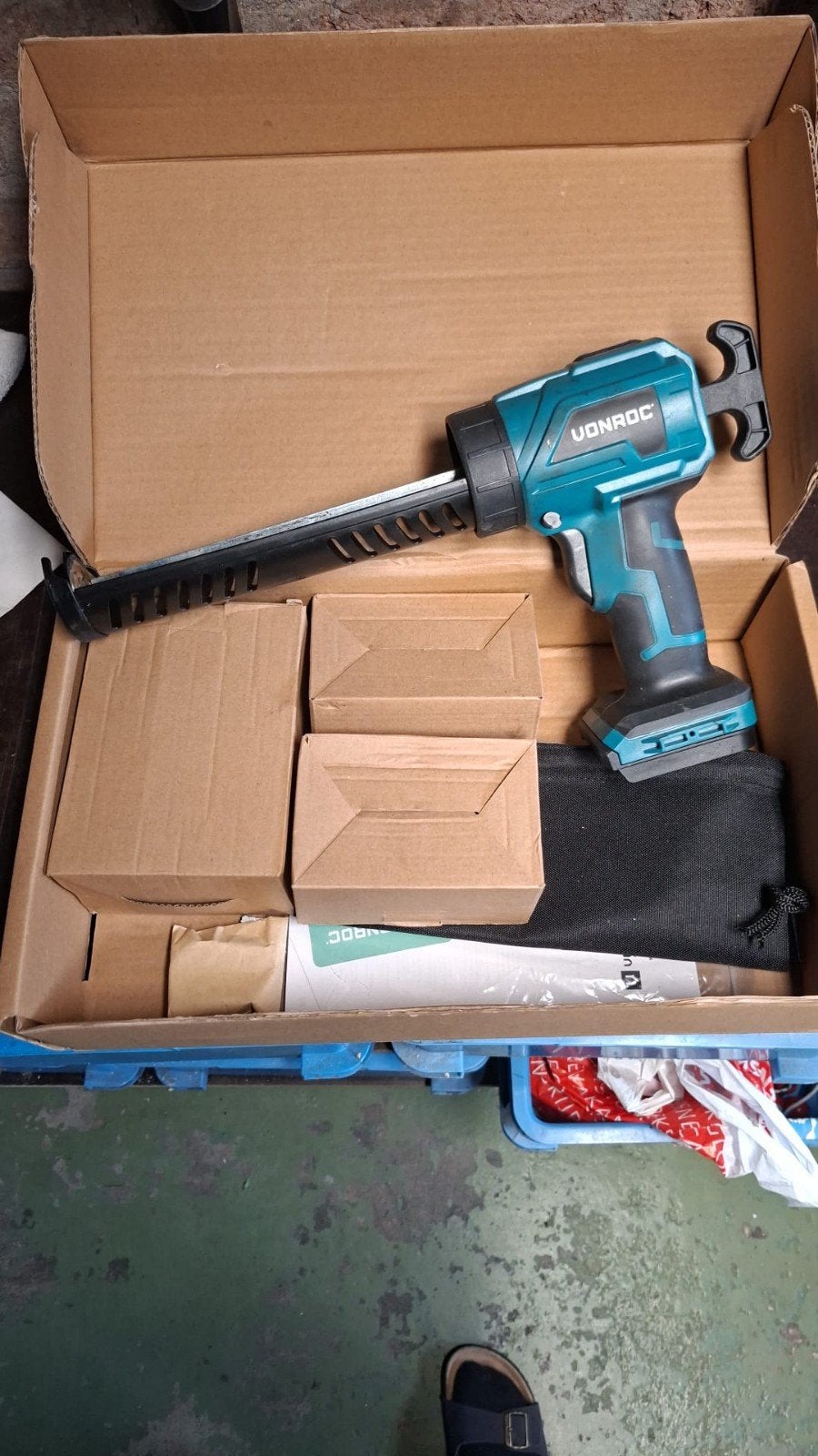 Vonroc kitpistool, z.g.a.n, incl. 2 adapters en lader, Doe-het-zelf en Verbouw, Gereedschap | Handgereedschap, Ophalen of Verzenden
