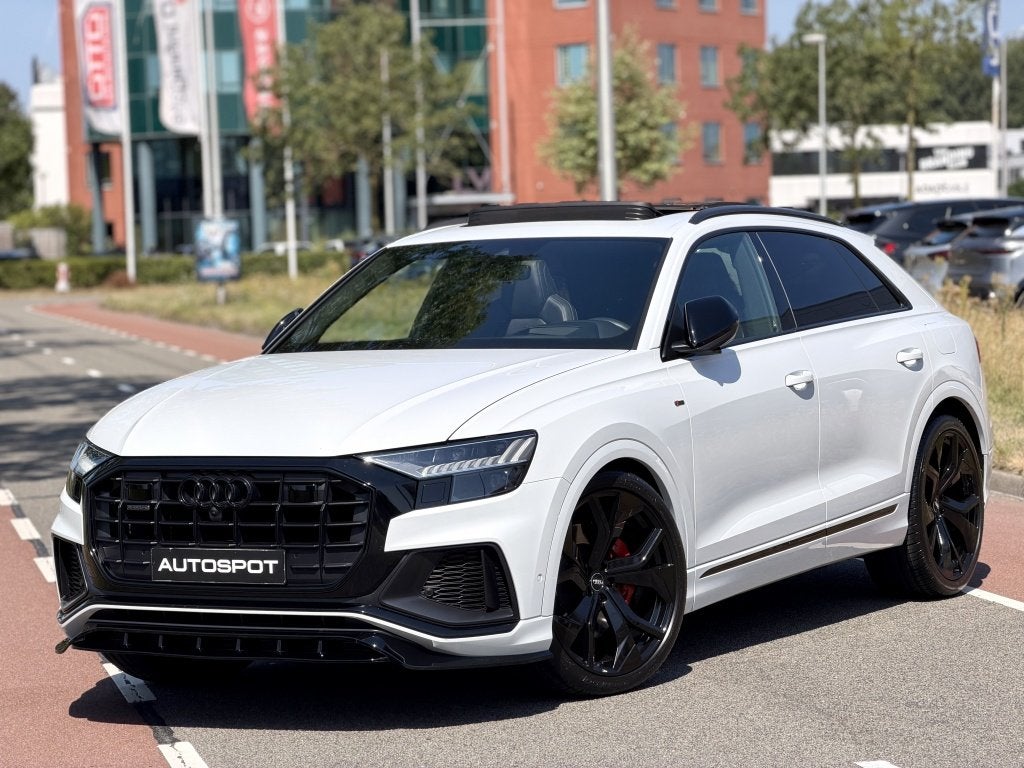 Audi Q8 55 TFSI e Quattro S-Line Pano Rs Zetels SQ8 Softclos, Auto's, Automaat, Dealer onderhouden, Gebruikt, 2995 cc