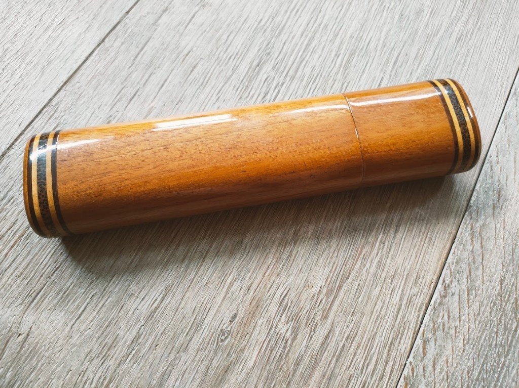 Houten sigarenkoker voor twee sigaren, incl. sigarenknipper., Ophalen of Verzenden, Gebruikt, Tabaksdoos of Verpakking