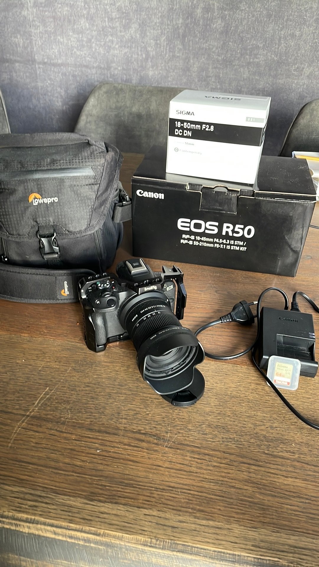 ZGAN Canon R50 met Sigma lens en tas - Ready to shoot!, Audio, Tv en Foto, Fotocamera's Digitaal, Bluetooth, Canon, Geheugenkaart