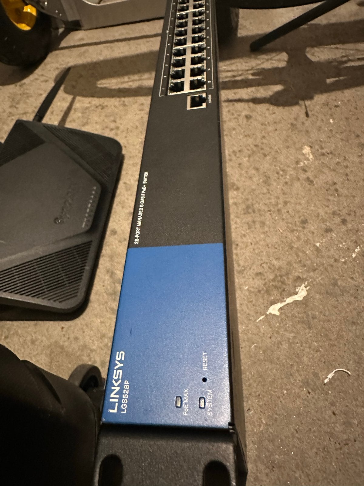 Linksys LGS528P 28-poorts PoE+ Gigabit Managed Switch, Computers en Software, Netwerk switches, Ophalen, Gebruikt