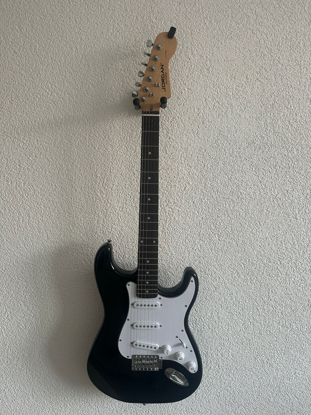 Jordan elektrische gitaar - Zwart, Muziek en Instrumenten, Ophalen, Gebruikt, Solid body, Overige merken