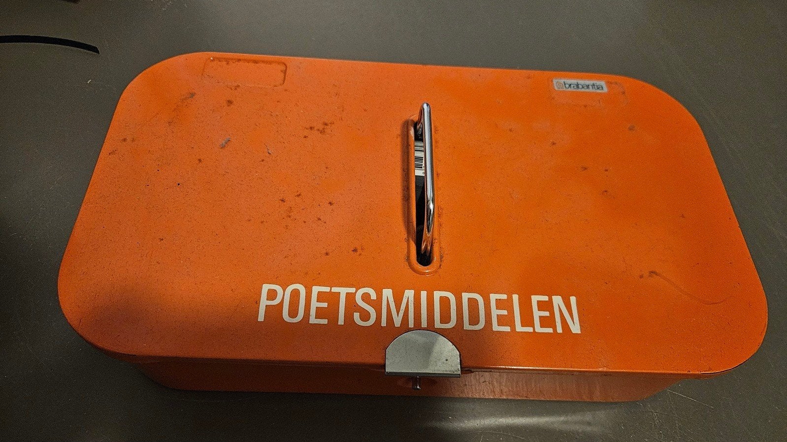 Vintage Brabantia schoenenpoets kist metaal oranje, Ophalen of Verzenden, Persoonlijke verzorging