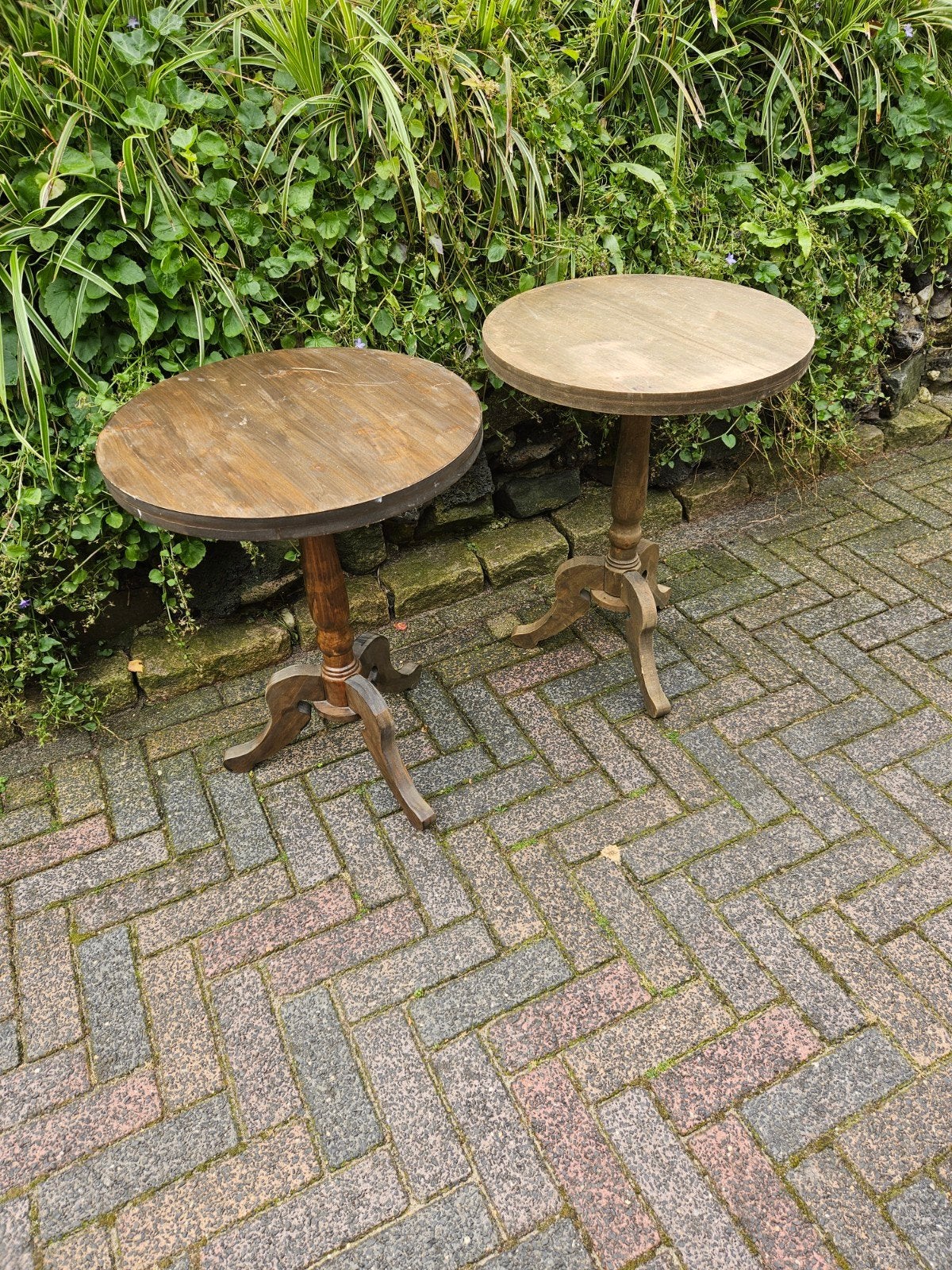 2 houten brocante tafeltjes/brocante houten bijzettafeltjes, Ophalen of Verzenden