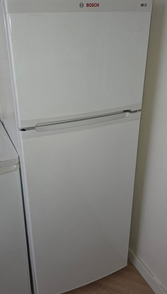 Bosch Fridge-Freezer Combo for sale, 200 liter of meer, Ophalen, Met vriesvak, 140 tot 160 cm